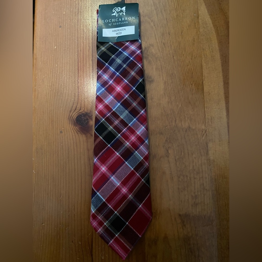 Lochcarron of Scotland Men’s Tartan Neck Tie
